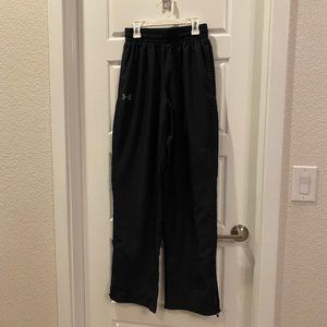 Under Armour vital warm-up ripstop track pants in size small
